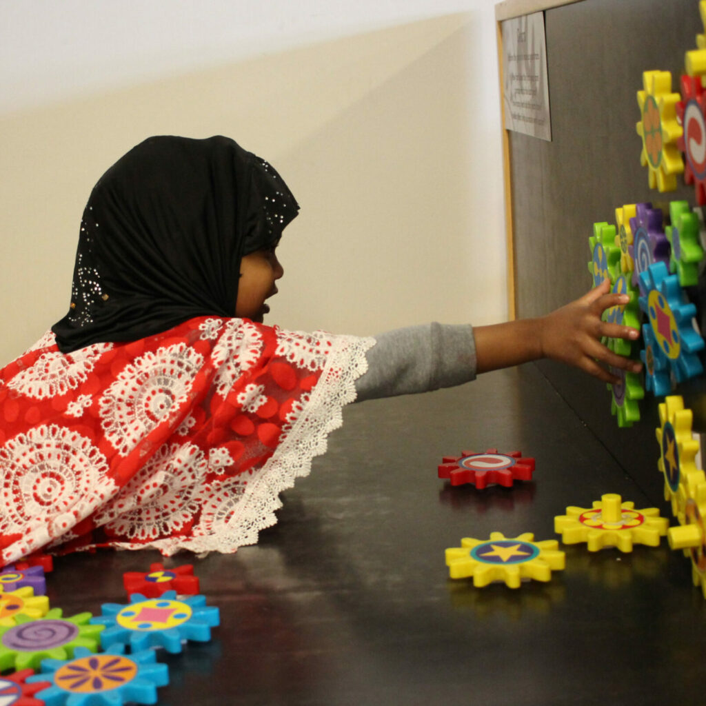 Gear-building-in-the-Kato-Engineering-Explorers-Lab-Makers-Space-at-the-Childrens-Museum-of-Southern-Minnesota