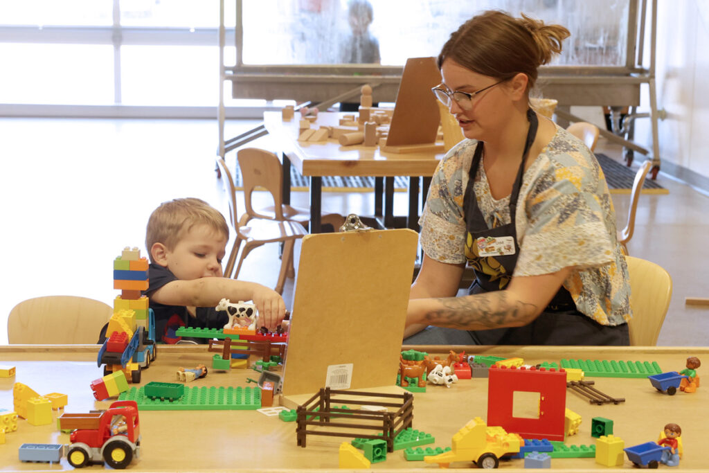 volunteer at the childrens Museum of Southern Minnesota in mankato