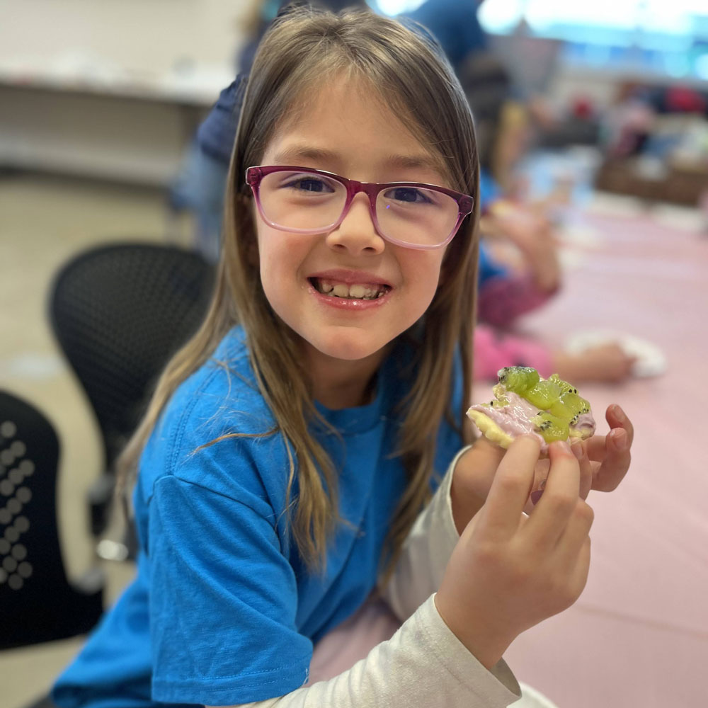 Snack Smart with Rivers Edge Hospital at the Children's Museum in Mankato